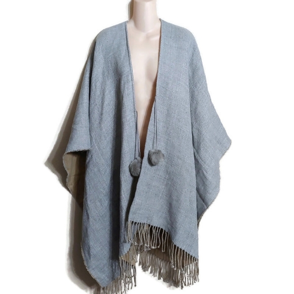 Andrew Marc Sweaters - Andrew Marc Light Gray Flint Poncho Shawl Size Women's One Size NEW with Tags